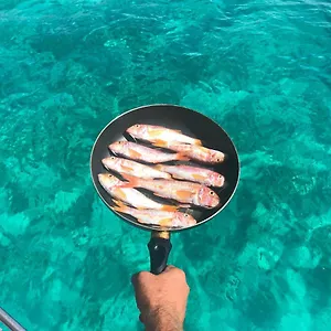 Il Cubo, Monovano Col Mare Su Tre Fronti. Favignana